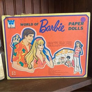 💚 Vintage 1972 Barbie paper dolls.